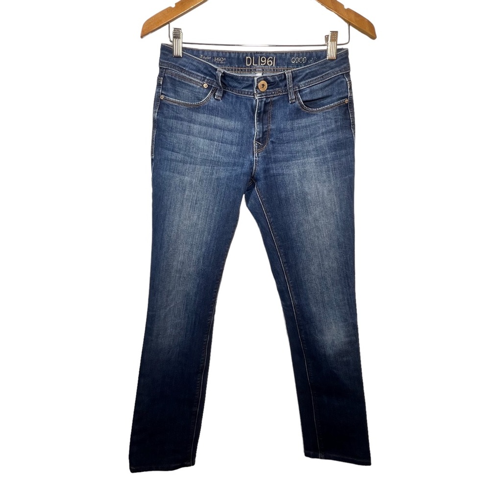 DL1961 Coco Curvy Straight Jeans in Solo Wash - Picture 2 of 9